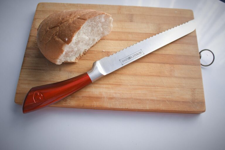 What is a Bread Knife used for