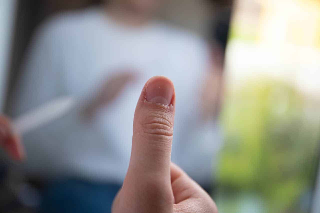 fingernail test