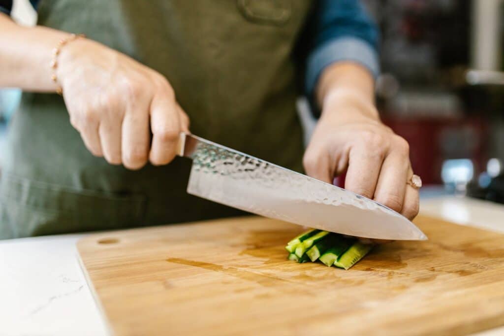 using just handle to hold a chef knife